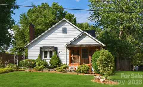 212 Sharon Nw Ave NW, Lenoir, NC 28645