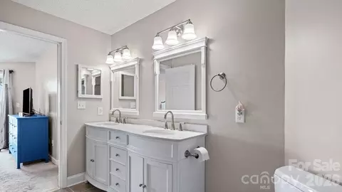 Bath - 1338 Torrence 29 Cir #29, Davidson, NC 28036 photo 5 of 5