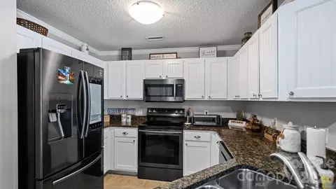 Kitchen - 1338 Torrence 29 Cir #29, Davidson, NC 28036 photo 1 of 1