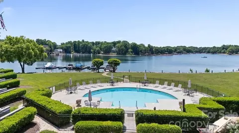 View/Area - 1338 Torrence 29 Cir #29, Davidson, NC 28036 photo 4 of 4