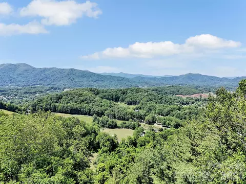 830 Trials Gap 30 Dr #30, Waynesville, NC 28786