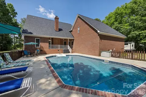 710 Sleepy Hollow Rd, Midland, NC 28107