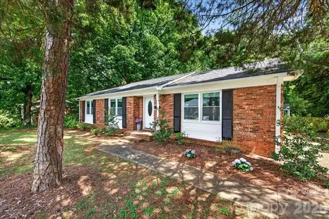 4914 Glenbrier Dr, Charlotte, NC 28212
