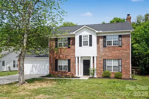 12127 Landing Green Dr, Charlotte, NC 28277