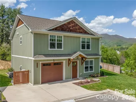 Exterior - 101 Towne Pl, Clyde, NC 28721 photo 2 of 3