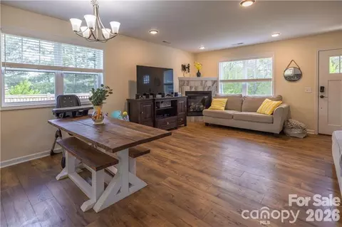 Living - 101 Towne Pl, Clyde, NC 28721 photo 1 of 4