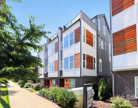 2111 Isom St, Charlotte, NC 28208