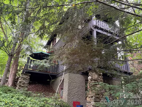 46 Cheshire Dr, Black Mountain, NC 28711