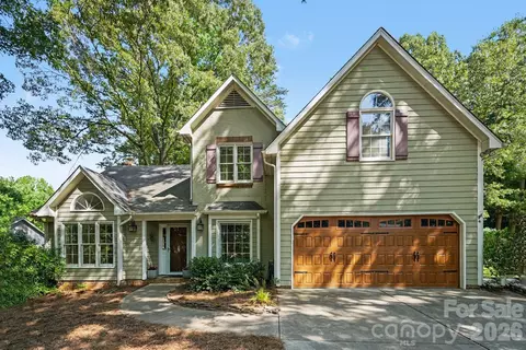 3032 Oakcroft Dr, Matthews, NC 28105