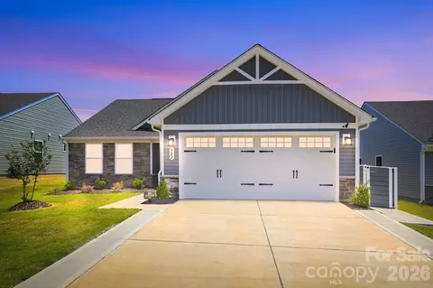 982 Pemberley St, Lancaster, SC 29720