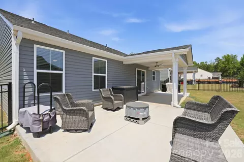 Exterior - 982 Pemberley St, Lancaster, SC 29720 photo 2 of 5