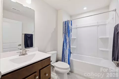 Bath - 982 Pemberley St, Lancaster, SC 29720 photo 2 of 2