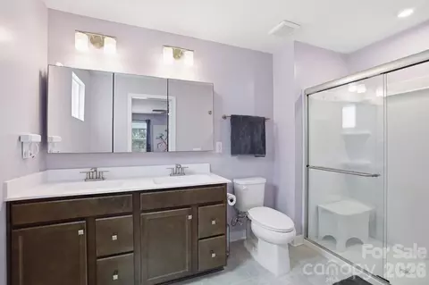 Bath - 982 Pemberley St, Lancaster, SC 29720 photo 1 of 2