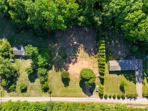 24442 Jd Dr, Locust, NC 28097