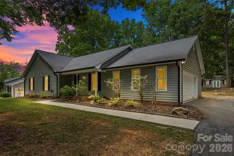 7795 Old Post Rd, Denver, NC 28037