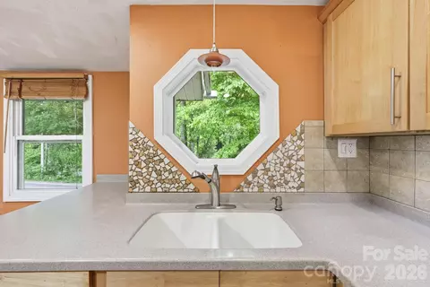Kitchen - 3383 Thickety Rd, Clyde, NC 28721 photo 3 of 8