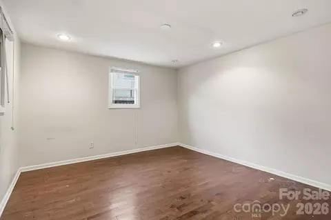 Bedroom - 3383 Thickety Rd, Clyde, NC 28721 photo 5 of 9