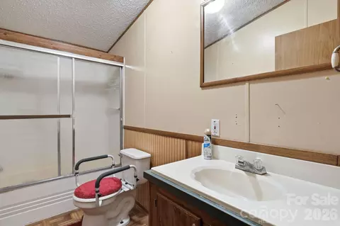 Bath - 3383 Thickety Rd, Clyde, NC 28721 photo 3 of 3