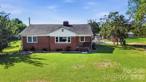1821 Overbrook Rd, Kershaw, SC 29067