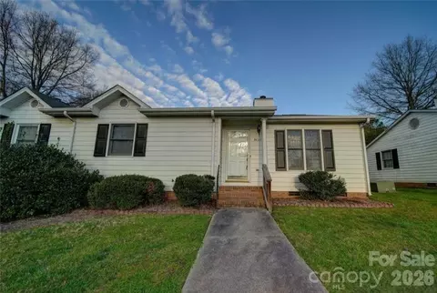 6027 Crape Myrtle Ln, Charlotte, NC 28216