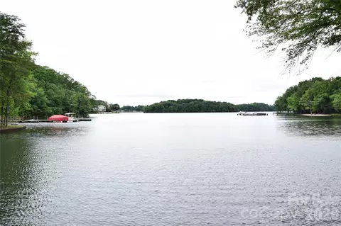 View/Area - 449 Windward Dr, Davidson, NC 28036 photo 3 of 8