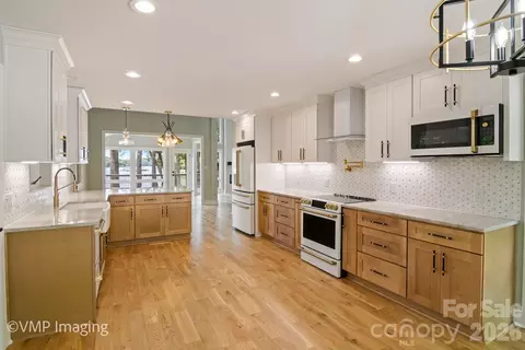 Kitchen - 449 Windward Dr, Davidson, NC 28036 photo 3 of 5
