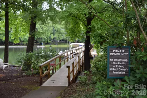 View/Area - 449 Windward Dr, Davidson, NC 28036 photo 7 of 8