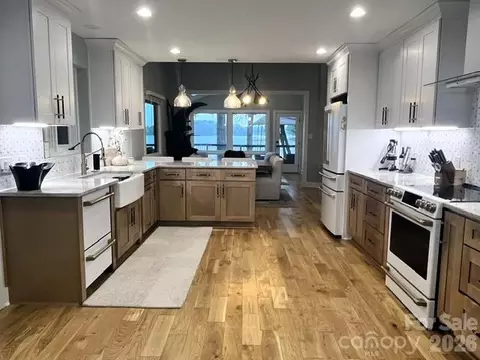 Kitchen - 449 Windward Dr, Davidson, NC 28036 photo 5 of 5