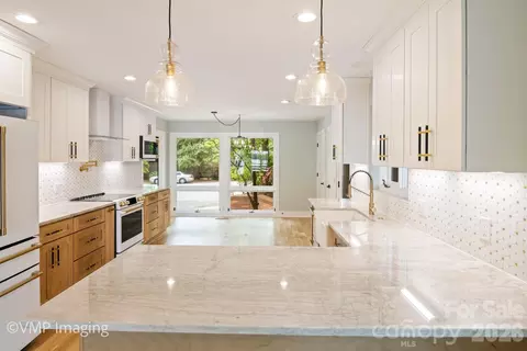 Kitchen - 449 Windward Dr, Davidson, NC 28036 photo 1 of 5