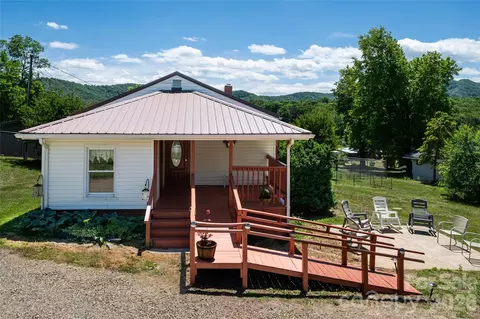 106 Aloha Circle Ext, Candler, NC 28715