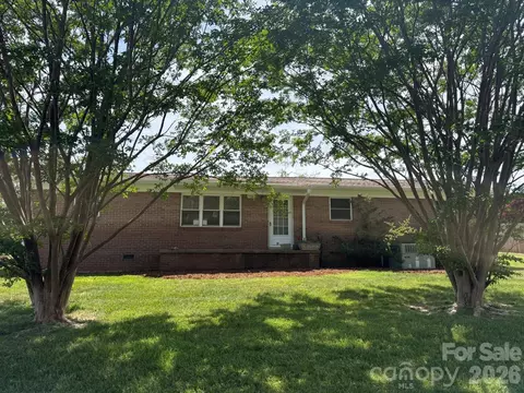 2677 Pax Hill Rd, Morganton, NC 28655
