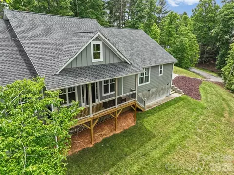 36 Cherry Ridge Ln, Weaverville, NC 28787