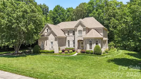 1257 Waynewood Dr, Waxhaw, NC 28173