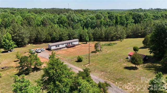 365 Guernsey Ln, Roebuck, SC 29376