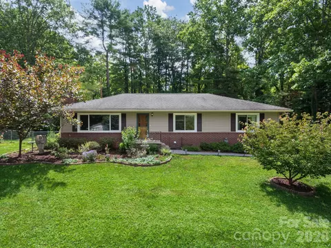 112 Lyndale Rd, Hendersonville, NC 28739