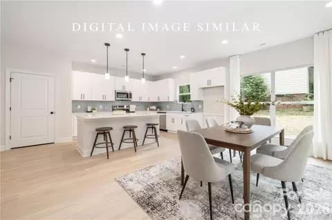 6206 Linda Vista Ln, Charlotte, NC 28216