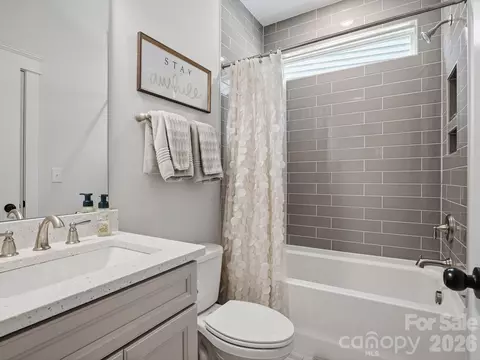 Bath - 1112 Baldwin Dr, Lancaster, SC 29720 photo 2 of 5