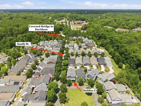 View/Area - 21903 Riddles Ct, Cornelius, NC 28031 photo 5 of 6