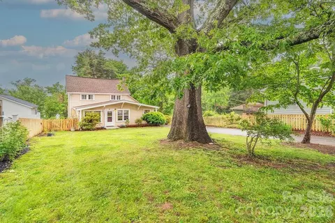 52 Gracelyn Rd, Asheville, NC 28804