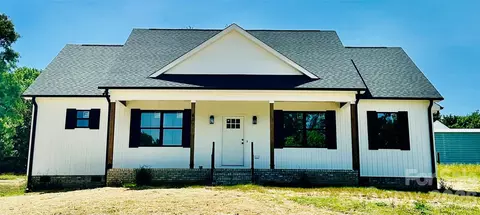 417 E 2nd St, Faith, NC 29041