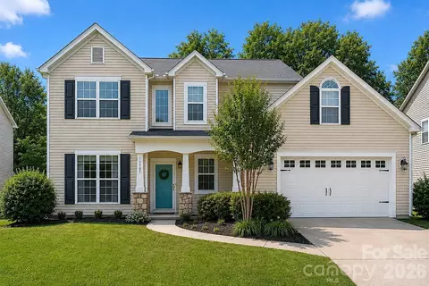 10507 Bere Island Dr, Charlotte, NC 28278