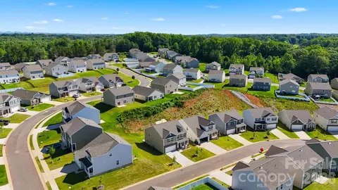 View/Area - 3976 Ashton Nw Dr NW, Conover, NC 28613 photo 2 of 8