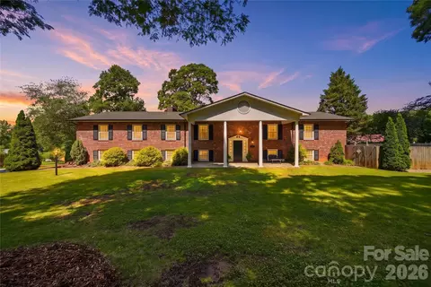138 Whispering Pines Dr, Hudson, NC 28638
