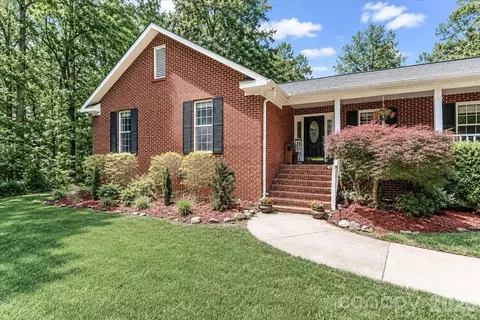 Exterior - 6803 Lowesville Ln, Stanley, NC 28164 photo 2 of 8