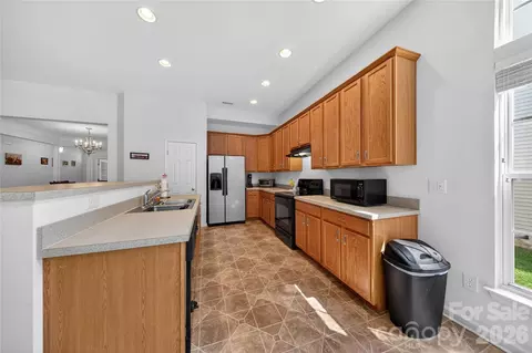 Kitchen - 533 Fair Oaks Dr, Fort Mill, SC 29708 photo 2 of 2