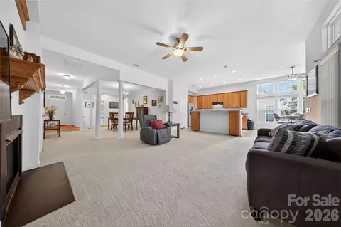 Living - 533 Fair Oaks Dr, Fort Mill, SC 29708 photo 3 of 4