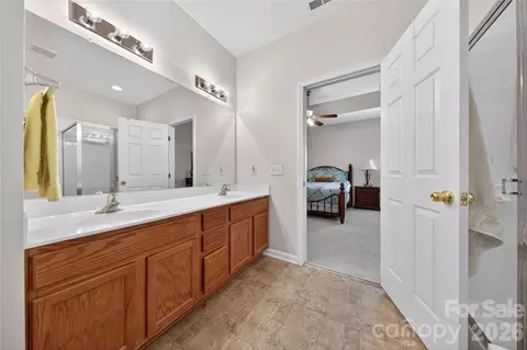 Bath - 533 Fair Oaks Dr, Fort Mill, SC 29708 photo 2 of 4