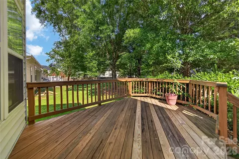 Exterior - 533 Fair Oaks Dr, Fort Mill, SC 29708 photo 5 of 7