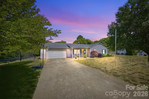 129 Salem Meadow Dr, Statesville, NC 28625