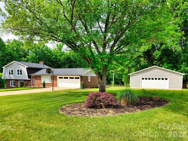 158 W Meadowview Dr, Statesville, NC 28625